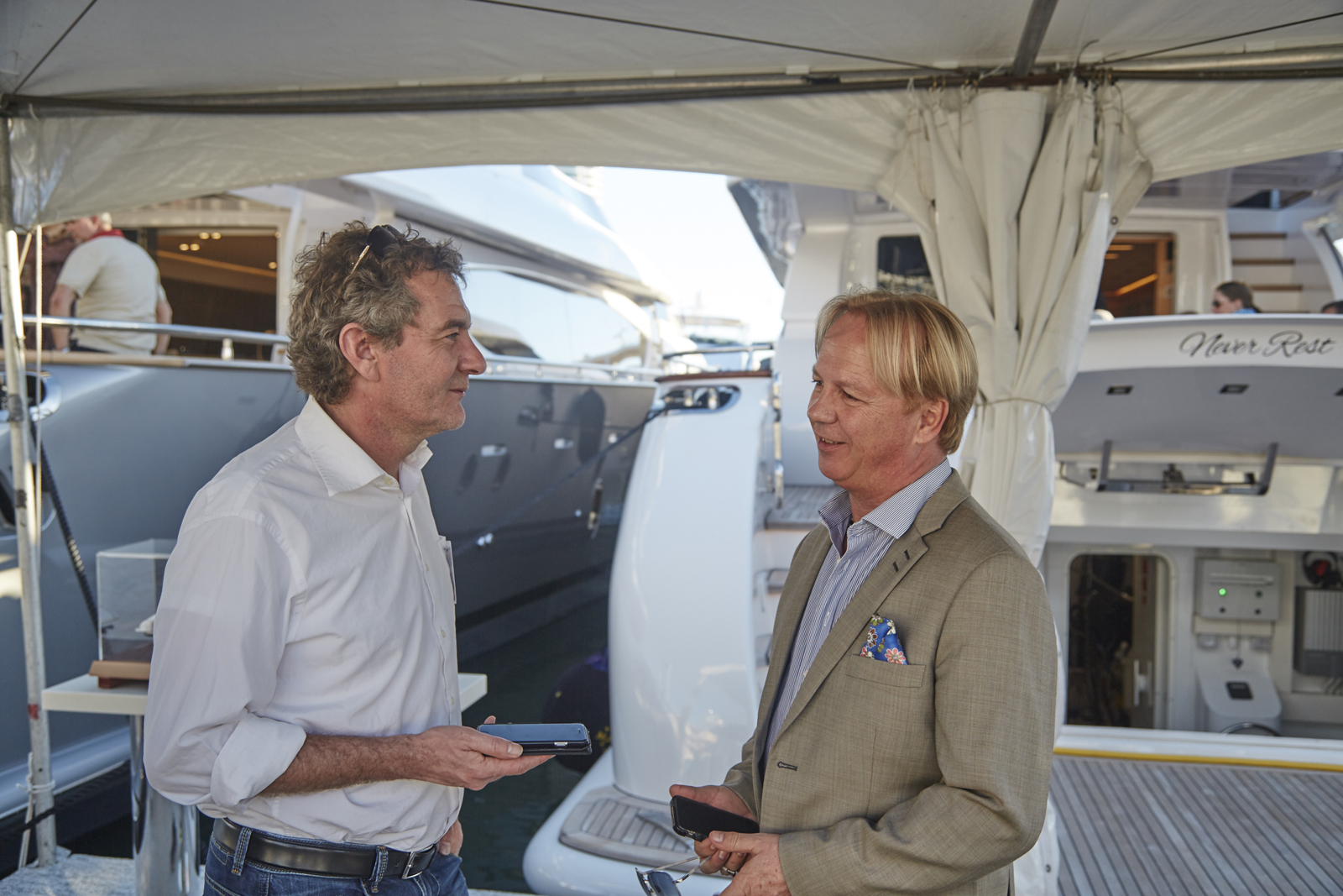 On assignment in Miamai, Primafila New York Manager and journalist Roman Elsener interviews Rudolf Berglehner, a yacht broker for the Fipa Group.